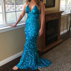 Aqua Sparkle Evening Gown 🦋